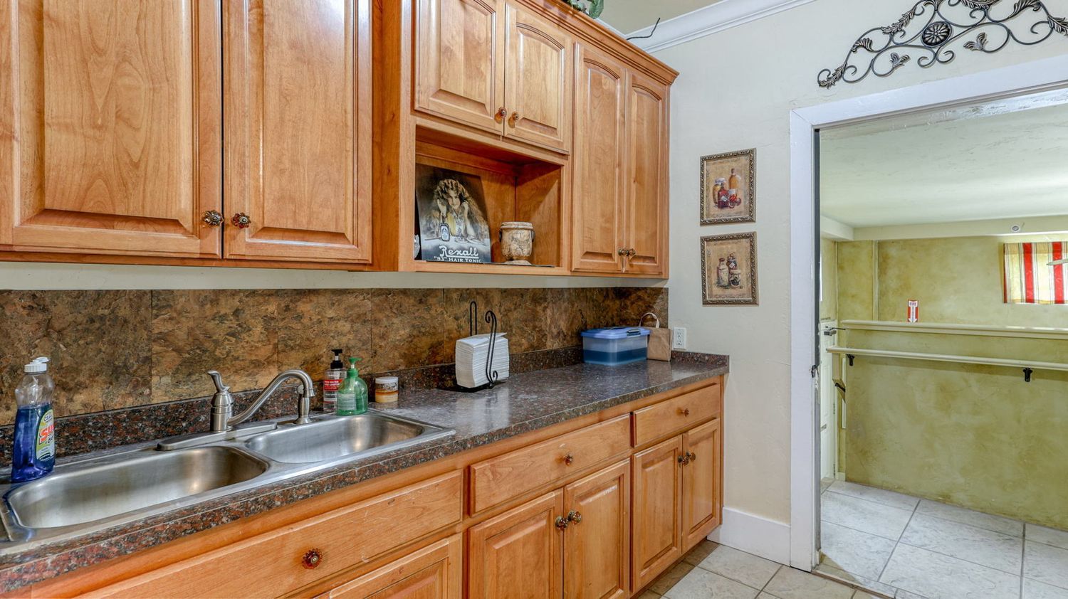 Standalone Commercial Cottage: 2437 Old Eureka Way, Redding, CA 96001